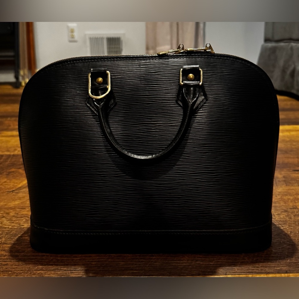Louis Vuitton Black Epi Leather Alma PM - Picture 2 of 13